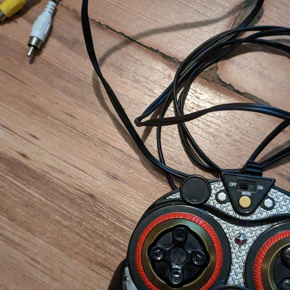 Jakks Games 2005 WWE Wrestling Plug and Play Video Game Controller Built in Game - Picture 5 of 7